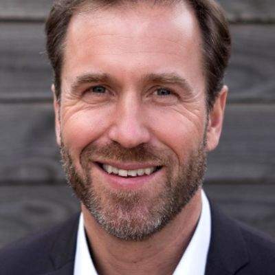 Sascha Hilp&uuml;schNEUNEU