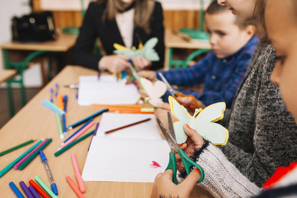 Kinder Schule